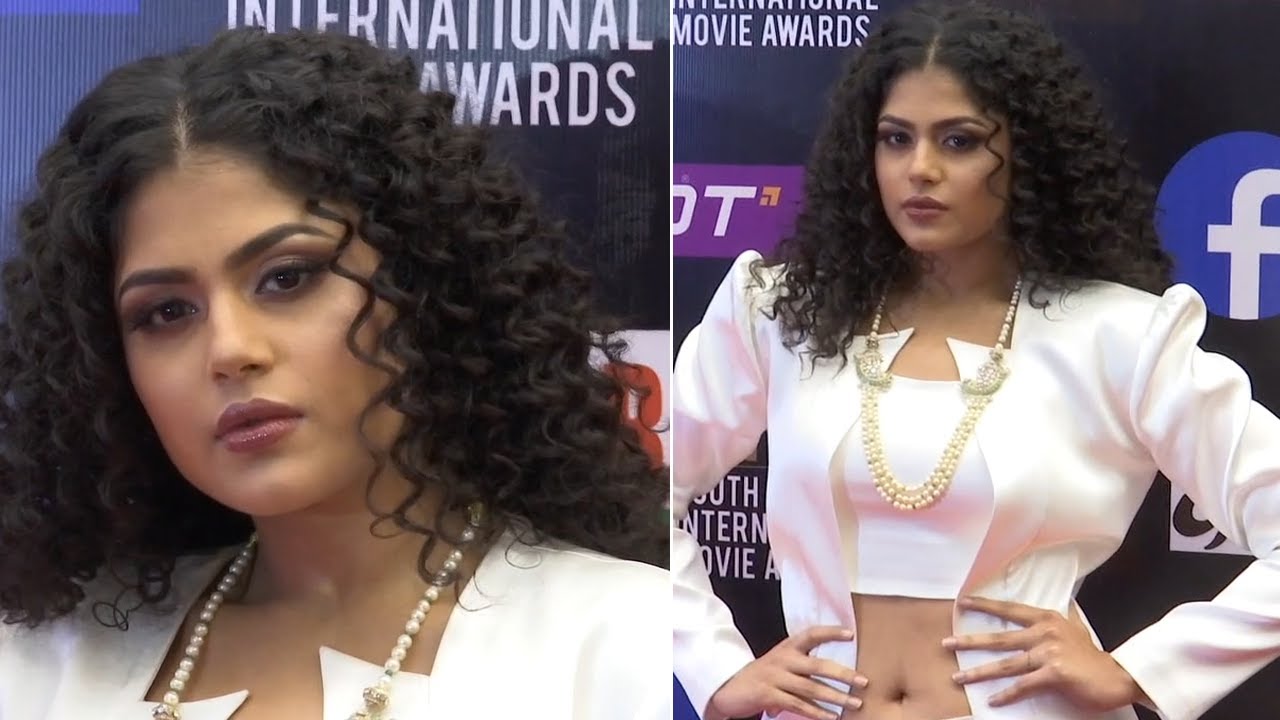 Jathi Ratnalu Fame Faria Abdullah Stunning Visuals @ SIIMA 2021 Awards Red Carpet Event