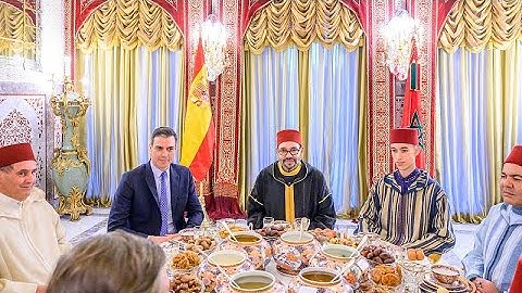 شاهد: العاهل المغربي الملك محمد السادس يستضيف رئيس الوزراء الإسباني على مائدة إفطار رمضان