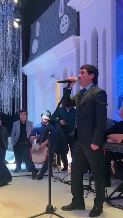 Qurilish maydonchasida yigitlarni sikishayotgan yigitlar Paypoqdagi jinsiy aloqa