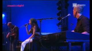 Sophie Zelmani - I Can&#39;t Change (07 - Live at Blue Balls 2006)