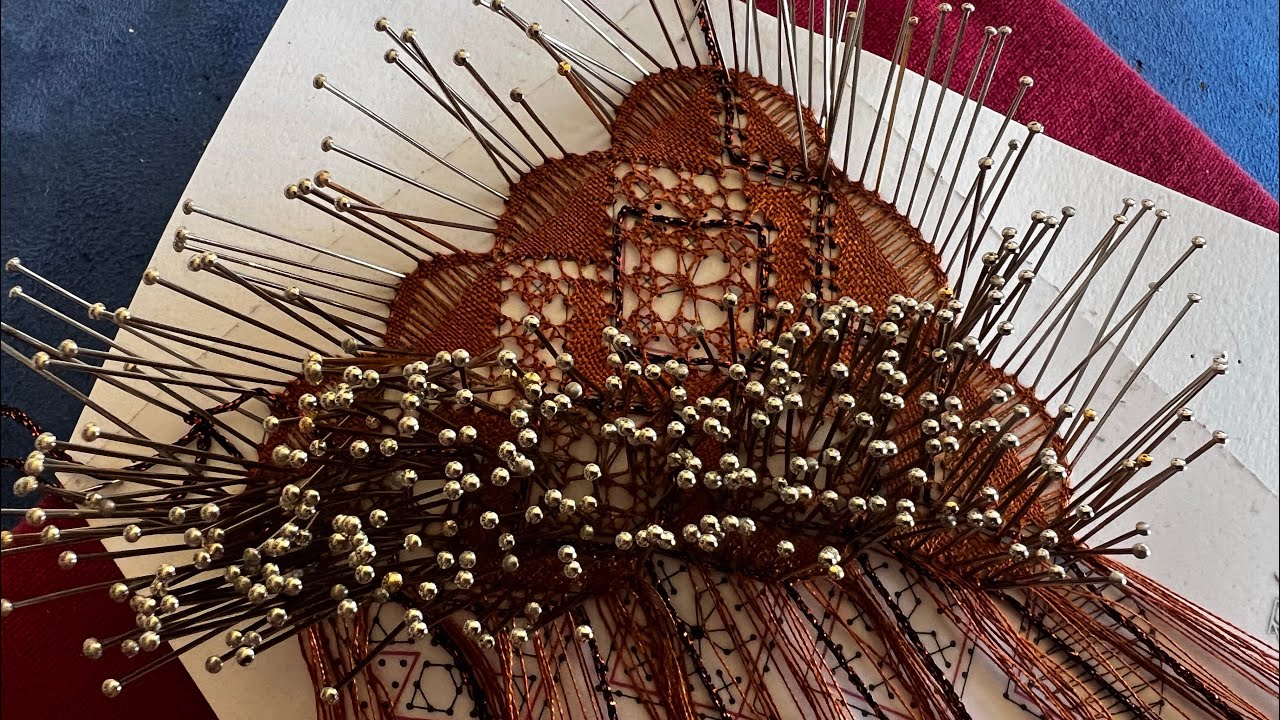 Como hacer pie bajo cuatro y reseguido en el abanico 27 de encaje de bolillos Raquel Bolillotuber