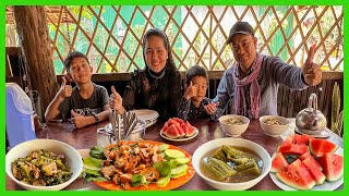 Food Tour To Preah Vihear And Stung Treng! Breakfast is Namtok Noodle Soup- Lunch At Boeng Mealea.