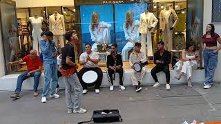 Sokak sanatçıları Kızılay’da müzik ziyafeti sundu