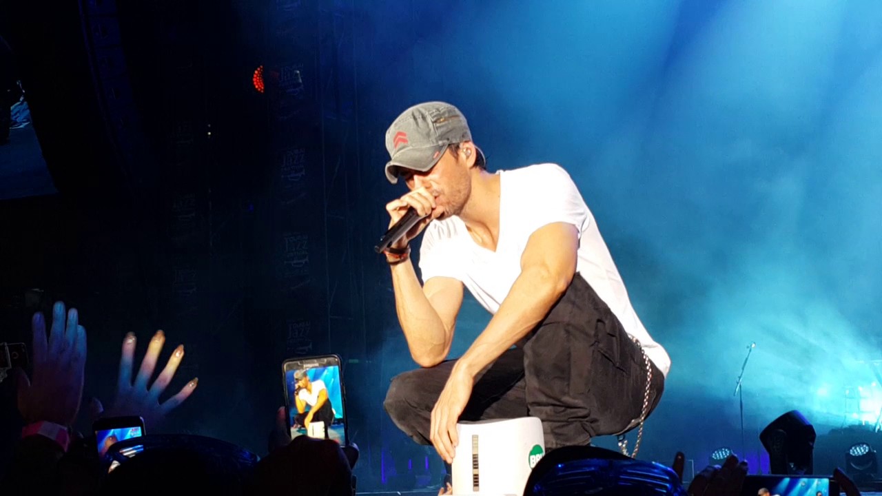 Enrique Iglesias Live in Dubai 2017 - Tired of being sorry