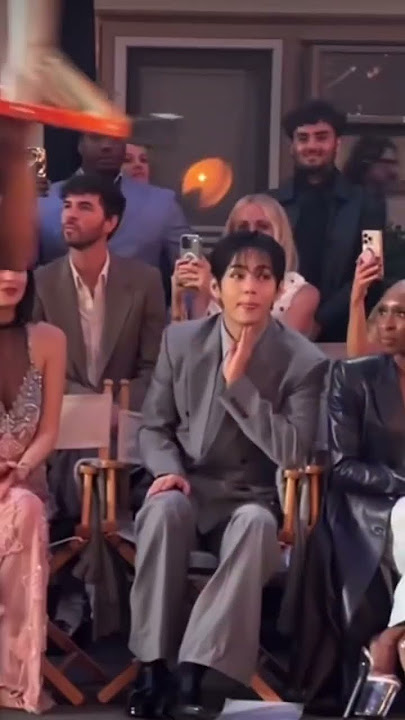 #taehyung #thv #v #vogue #beauty #runway #catwalktour #runwaymodel #catwalk #model #fashionshow