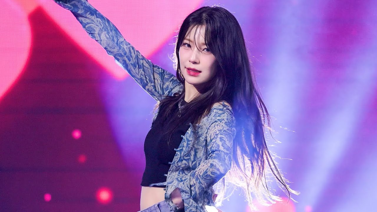 231013 백지헌 BAEKJIHEON 프로미스나인 fromis9 'LOVE BOMB' 4K 60P 직캠 @인제군 군장병 뮤직페스티벌 by DaftTaengk