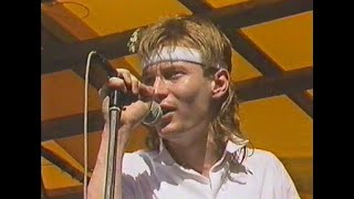 Video thumbnail of "Kolmas Nainen  -Räikkärock 1986-"