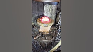 Inside the factory a Forging Plant – Workers Battling the Heat #process #forging #machine #factory