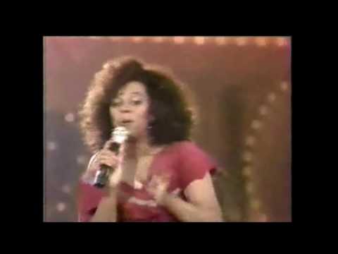 Solid Gold (Season 4 / 1984) Deniece Williams - "Let's Hear It For The Boy"