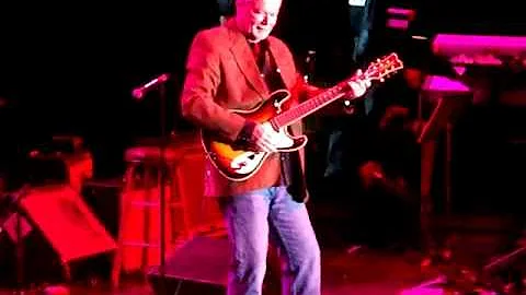 The Ventures Bob Spalding 'Walk Don't Run' LIVE at...