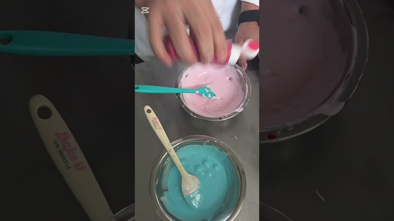 Dripping cake with Royal Icing 