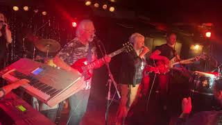 Download Lagu Shakatak - Down On The Street \u0026 Watching You  live Quasimodo Berlin 2022-05-01 MP3