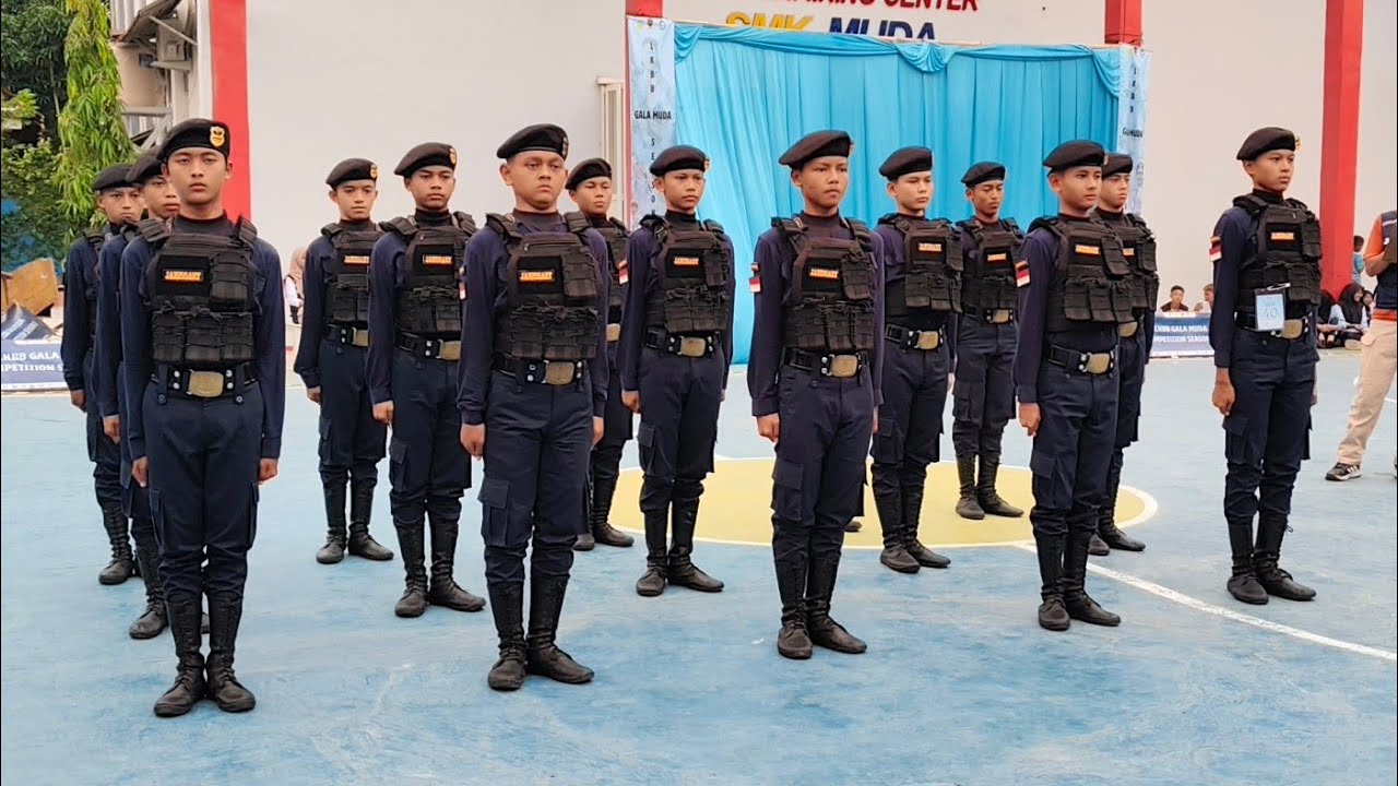 JUARA UMUM PASKIBRA SMPI FATHONUL BURHAN LKBB GALA MUDA COMPETITION 2