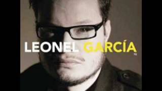Video thumbnail of "Por fuera  por dentro - Leonel García"