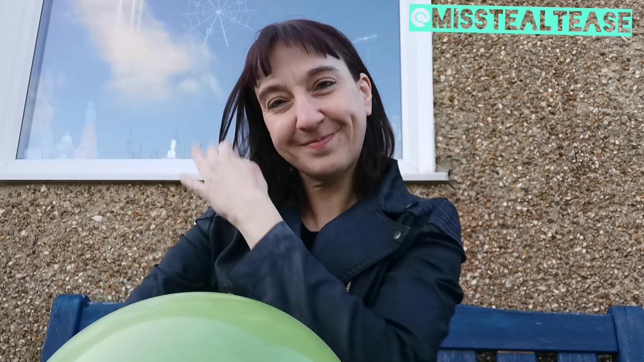 Inflating Green giant Mouse Head balloon