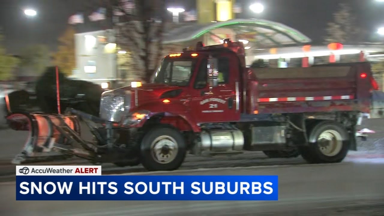Snow plows working to clear roads in County Club Hills on Monday - YouTube
