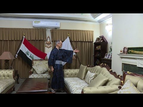 السفير الياباني العائد الى بلاده حاملا حب العراقيين