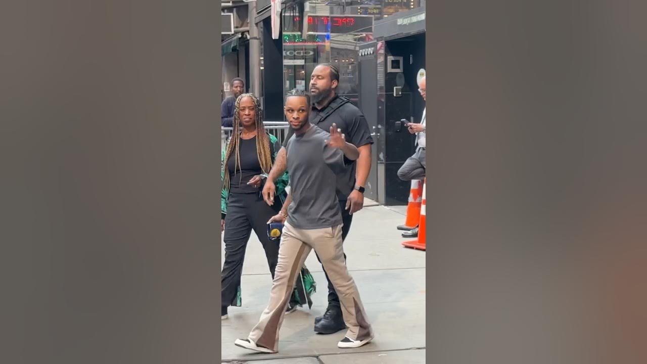 Toosii waves after performing 'Favorite Song'! #toosii #rappers #favoritesong #gma #trending Toosii waves after performing 'Favorite Song'! #toosii #rappers #favoritesong #gma #trending