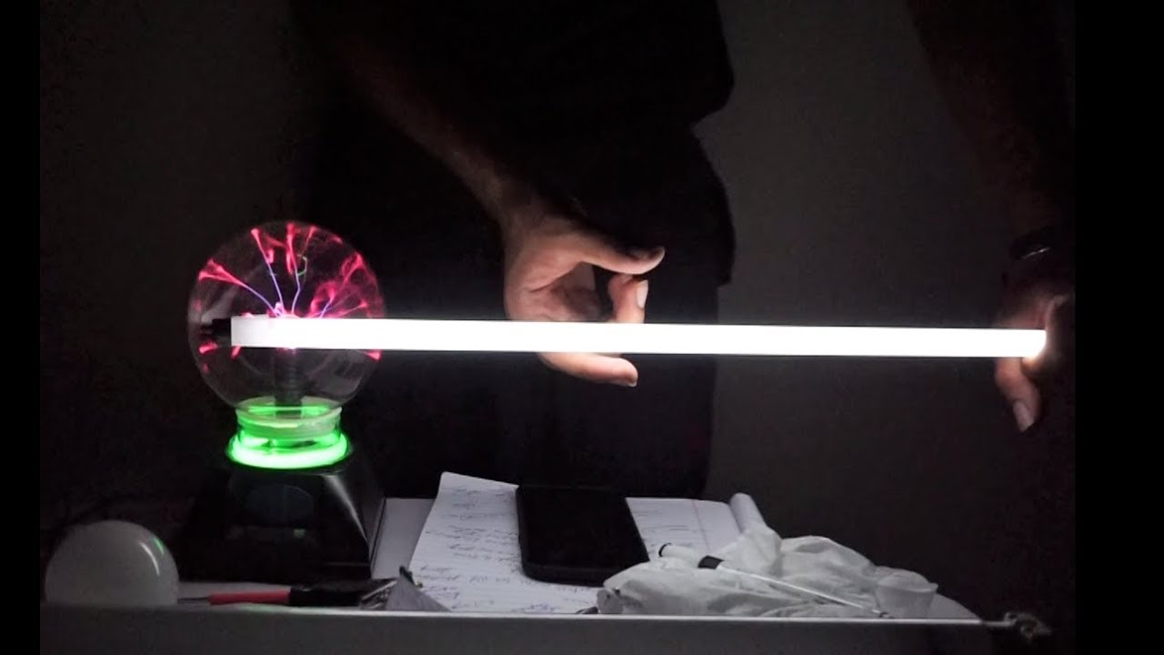 Plasma ball lights up a tubelight! (read description) YouTube