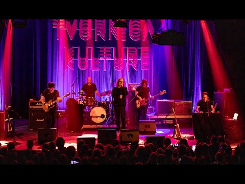 Video: Mark Lanegan xalis sərvəti: Wiki, Evli, Ailə, Toy, Maaş, Qardaşlar