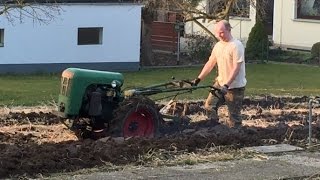 Holder E11 Einachser beim Pflügen im Frühjahr  (Sachs D500)