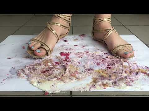 Candy cake crush in gold sandals!! Full weight crush!! Like and subscribe!!