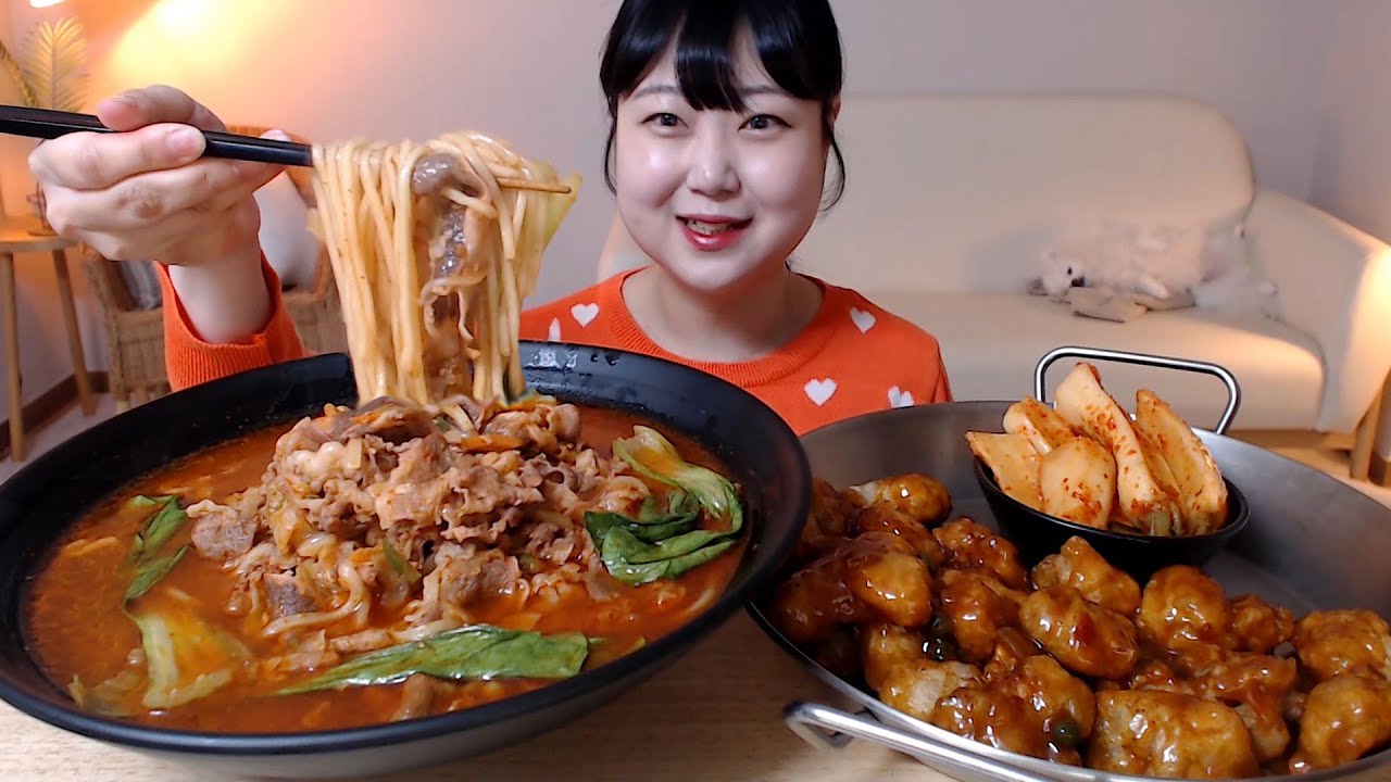 차돌박이 듬뿍 넣은 얼큰한 차돌짬뽕 바삭한 깐풍기 총각김치 먹방 Beef jjamppong Chili chicken Kimchi Mukbang Eatingsound