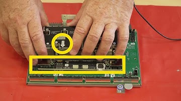 Lenovo ThinkSystem SR675 V3 installing a CX-7 heat sink