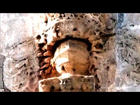 منحوتة ايمانويل الأول البرتغالي على برج دار السلطان الوجه القناع التاج ورمز مملكته آنذاك