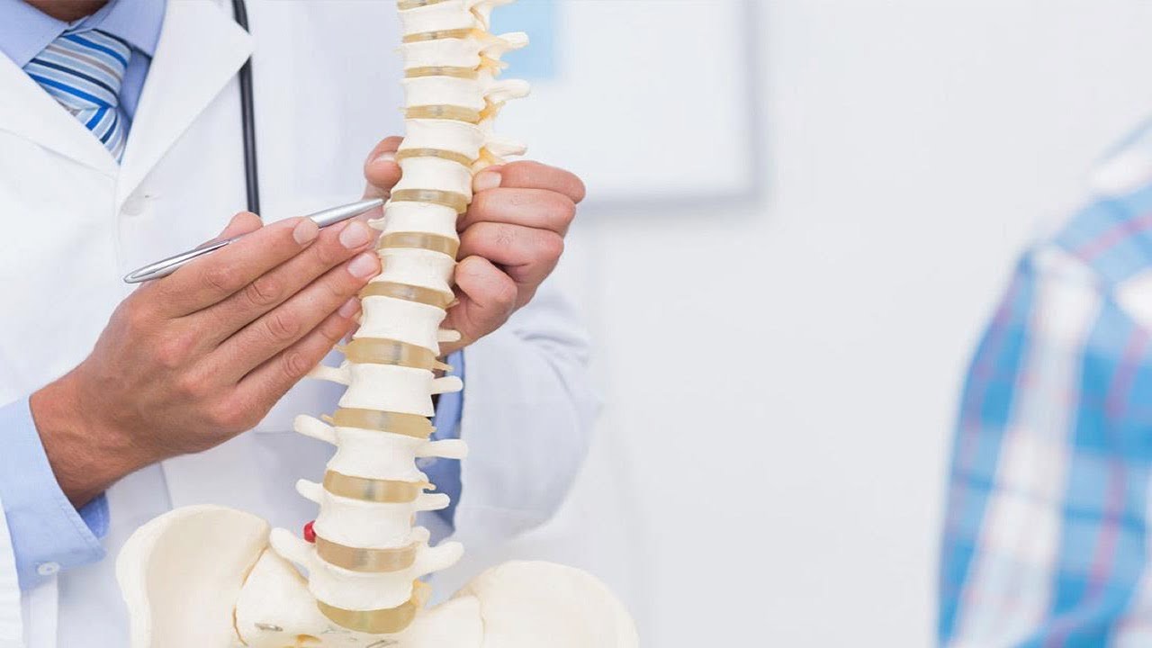 تاثير السمنة علي العمود الفقري