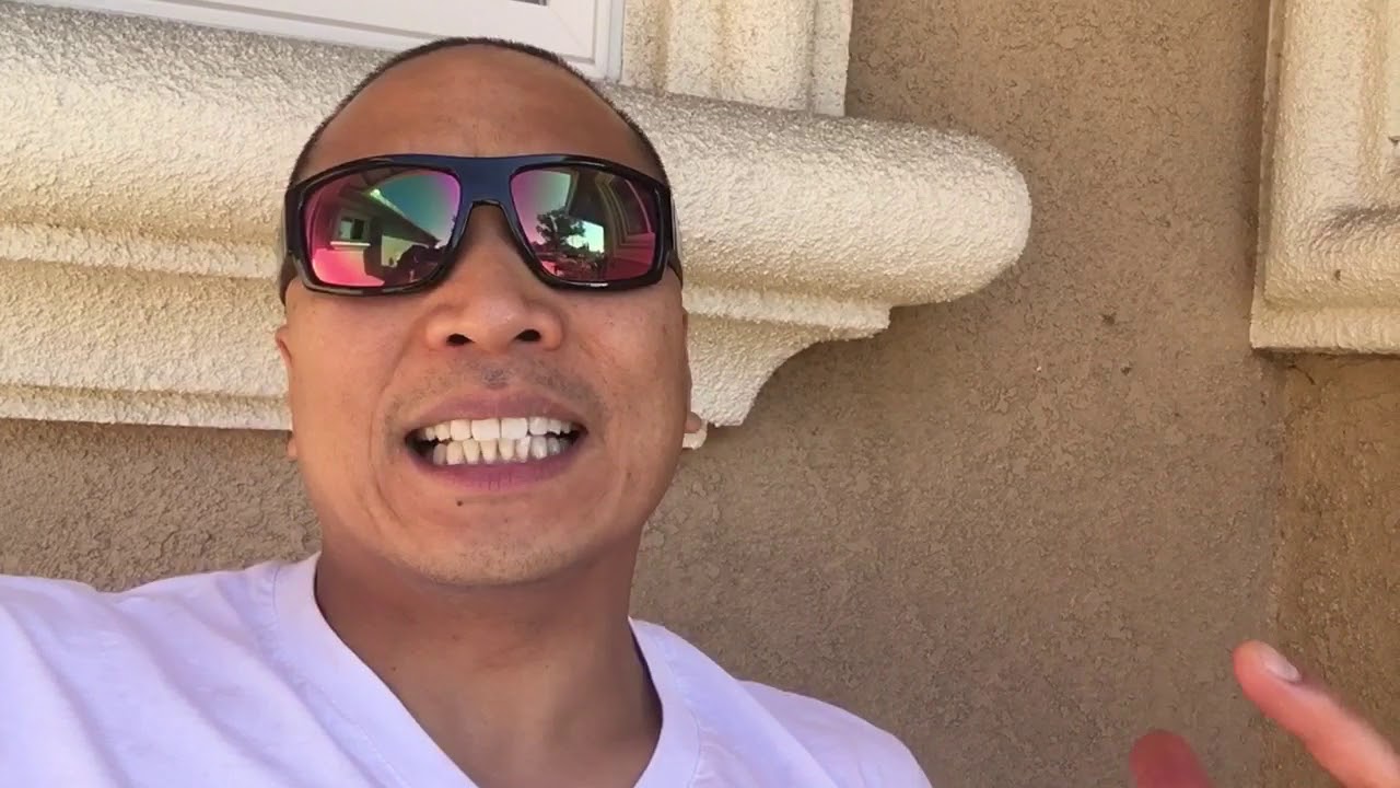 Wear sunblock! Tanning causes cancer. YouTube