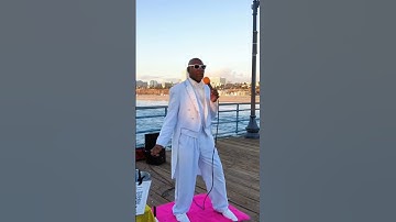 Attractive singer in Santa Monica #video #shortvideo #love
