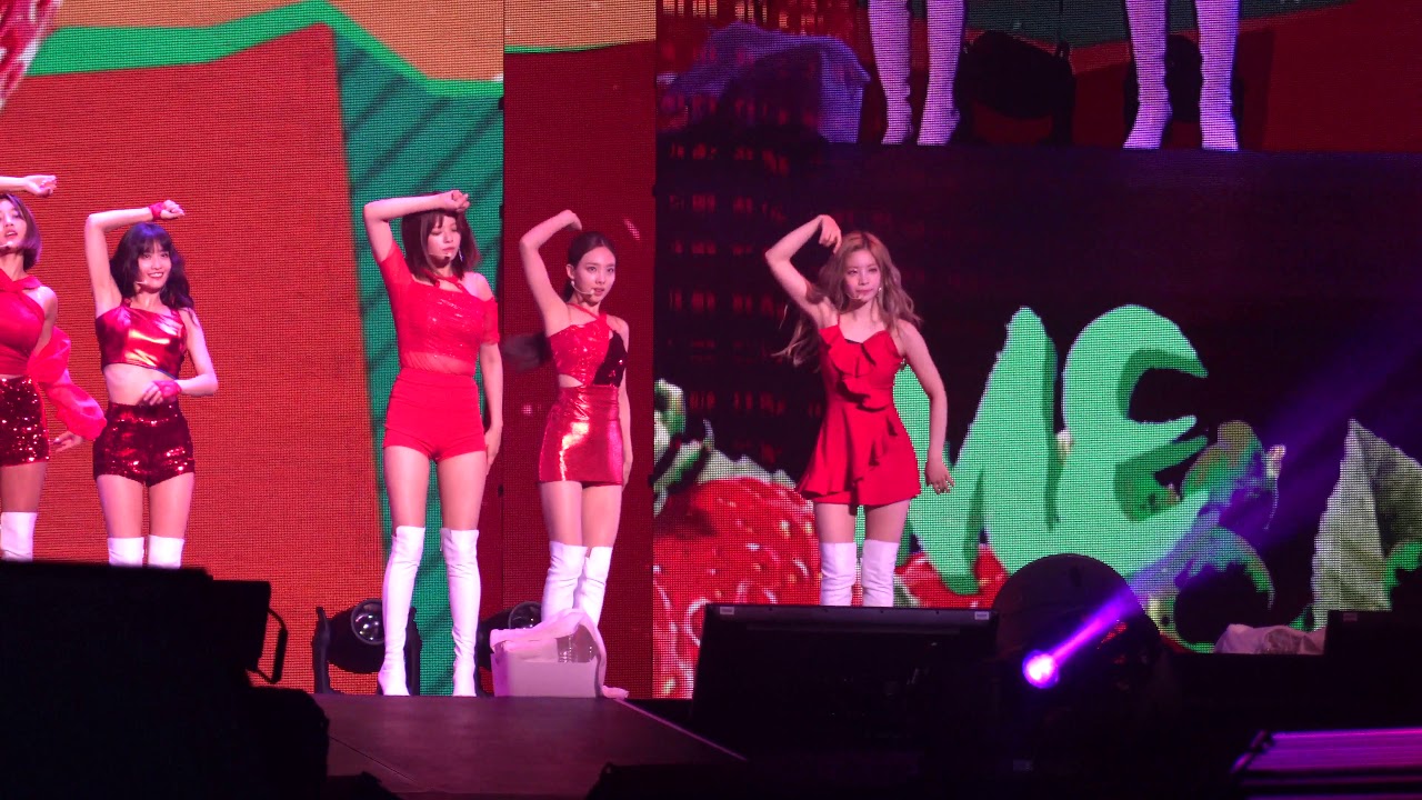 [4K] 190721 TWICELIGHTS in Newark - Strawberry Nayeon Focus