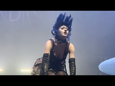 Ashnikko - Manners - LIVE *4K* FRONT ROW VIEW - O2 Victoria Warehouse, Manchester - 1/12/23