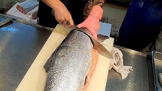 Amazing Salmon Cutting Skills 鮭魚切割技能 - How to Remove the Skin from Salmon - Taiwanese Street Food