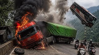 TRUK ASAL CHINA TERSIKSA! Nekat Taklukkan Tanjakan Ekstrem Sitinjau Lauik 