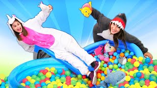 Family fun & Slide and Ball pit for kids - Fun videos for kids by Funny Clown Videos 3,606 views 3 years ago 4 minutes, 42 seconds