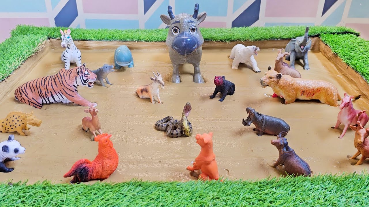 Sticky Situations: Facing the Might of Wild and Zoo Creatures in the Sandbox 🐹🐍🌳