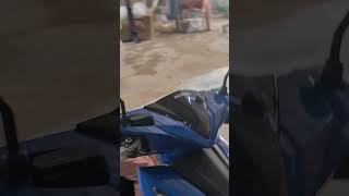 Pin Pin Driving motorcycle