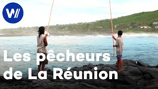 Pêche traditionnelle entre père et fils à la Réunion - Traditions ancestrales de la Réunion.