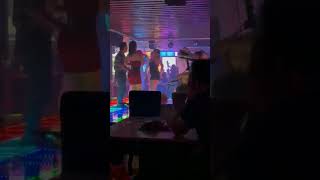 رقص جذاب و دیدنی ایرانی ها با آهنگ ساسی مانکن،  Iranian dance in club with Sasy Mankan