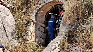 Επιχείρηση απεγκλωβισμού νεαρού από την Πυροσβεστική στην Ακροναυπλία
