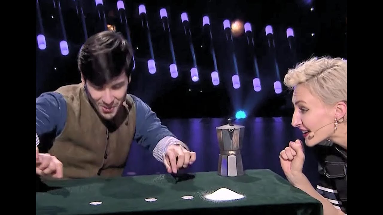 Close-up coin magic| CCTV English - YouTube