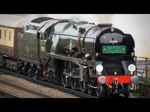 35028 Clan Line On The British Pullman Passes Wandsworth Road For Dover Priory - 13th March 2026
