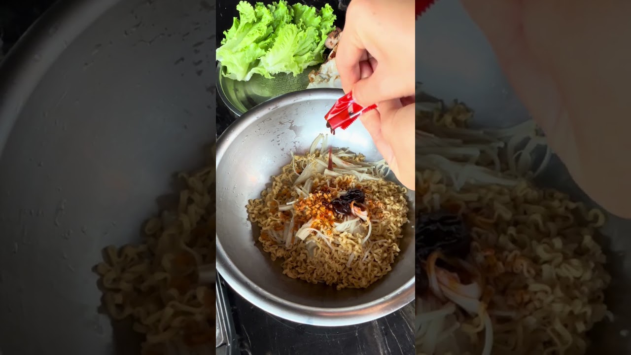 មីគោកឆ្ញាញ់ៗ 😋