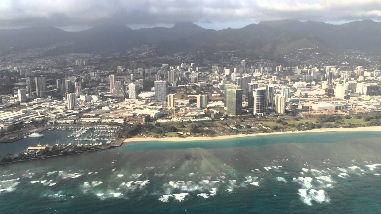 Kona winds approach into Honolulu International Airport April, 2015