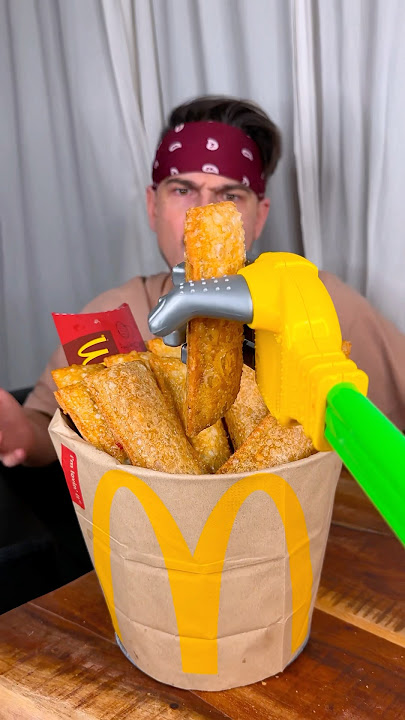 How to (not) eat fried APPLE PIE with your sibling infront of mom?😅❤️🥧| CHEFKOUDY