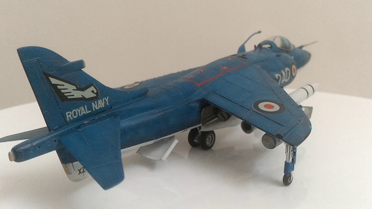 Sea Harrier FRS1 Sq 889 Royal Navy
Fujimi 1:72