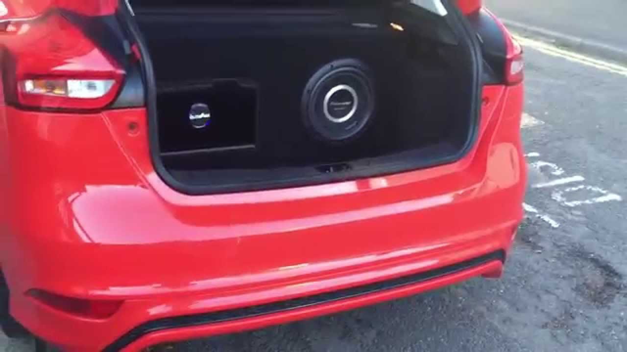 niveau løber tør Perversion Ford Focus MK3 Custom Sub + Amp IN-PHASE 4 channel + PIONEER SUB - YouTube