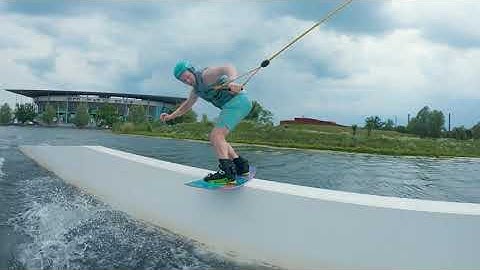 Wakeboard Regular Heelside Backside Lipslide